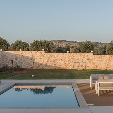 Evaero Villas I, Ii, Iii, IV - An Ever-So Inviting Escape, By Thinkvilla Sfáka Exteriör bild