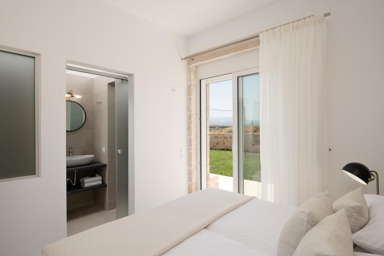 Evaero Villas I, Ii, Iii, IV - An Ever-So Inviting Escape, By Thinkvilla Sfáka Exteriör bild