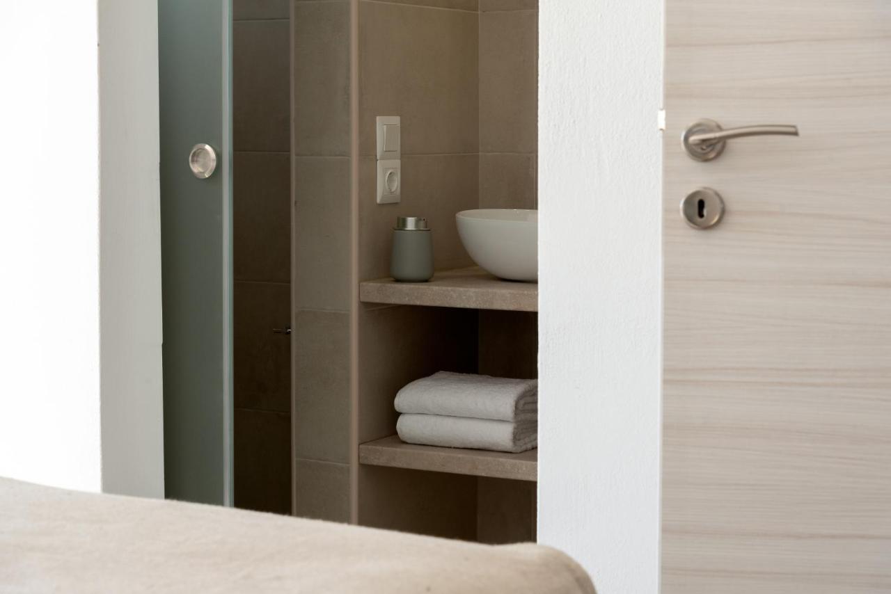 Evaero Villas I, Ii, Iii, IV - An Ever-So Inviting Escape, By Thinkvilla Sfáka Exteriör bild