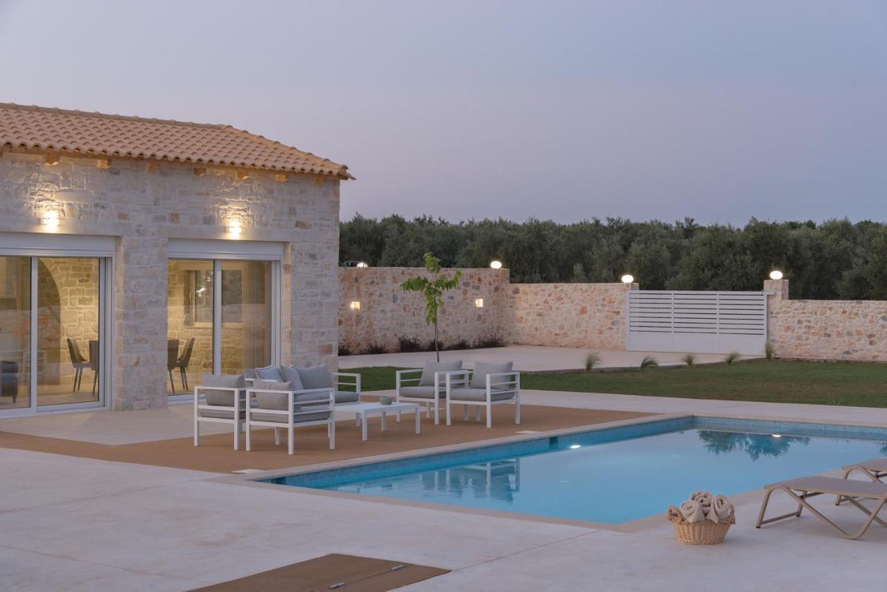 Evaero Villas I, Ii, Iii, IV - An Ever-So Inviting Escape, By Thinkvilla Sfáka Exteriör bild