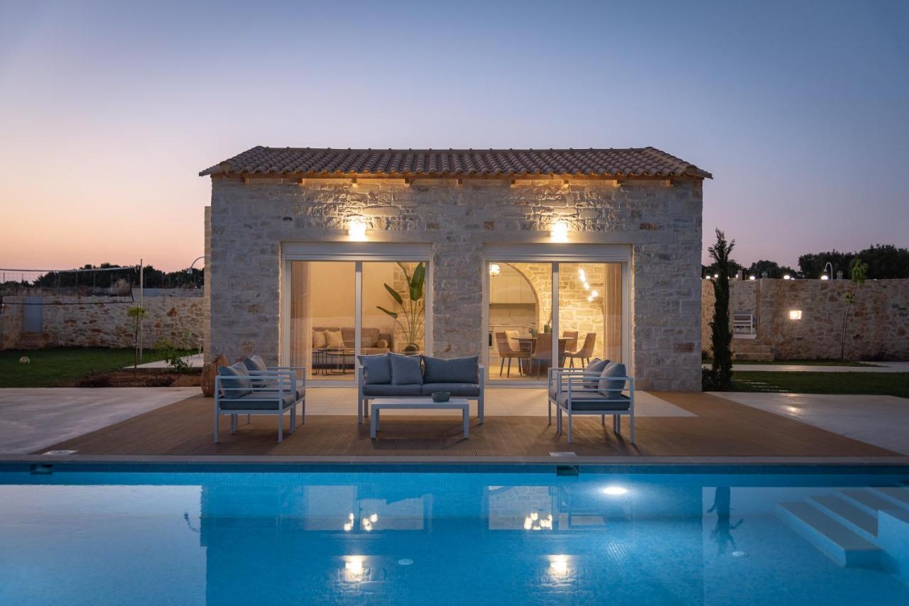 Evaero Villas I, Ii, Iii, IV - An Ever-So Inviting Escape, By Thinkvilla Sfáka Exteriör bild