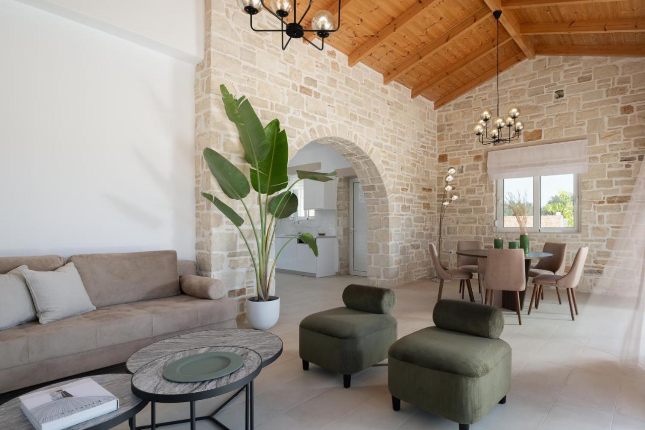 Evaero Villas I, Ii, Iii, IV - An Ever-So Inviting Escape, By Thinkvilla Sfáka Exteriör bild