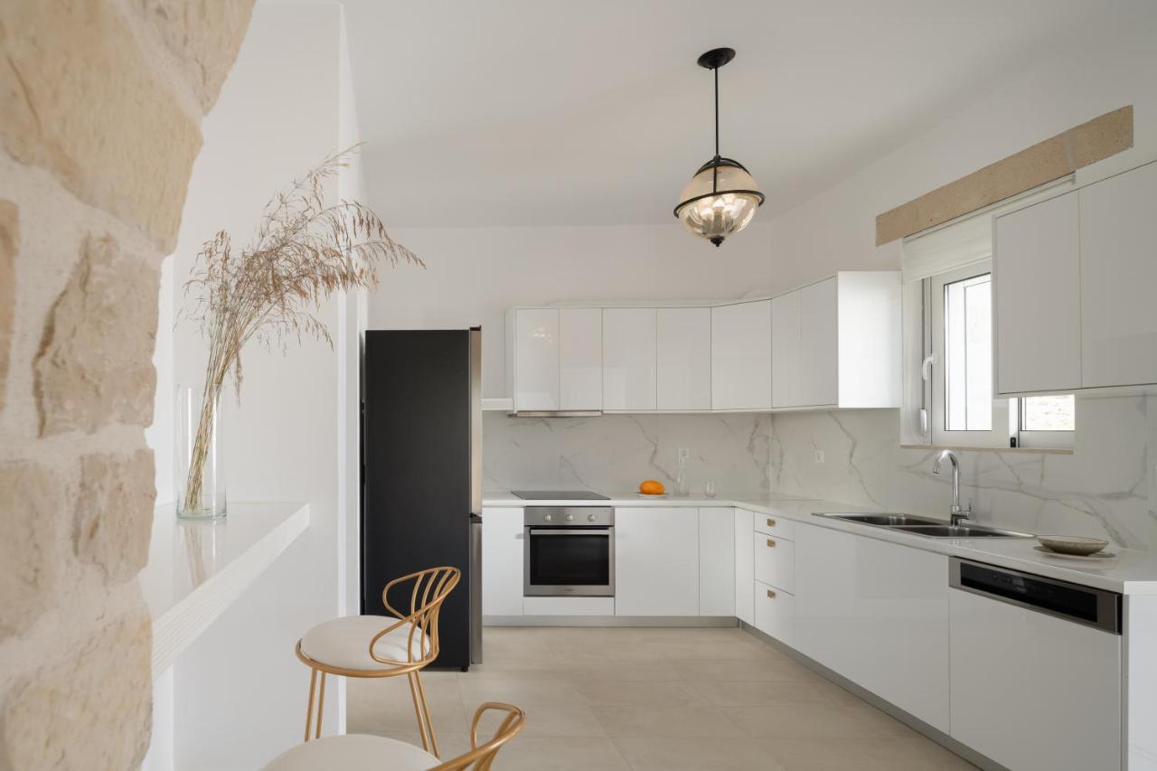 Evaero Villas I, Ii, Iii, IV - An Ever-So Inviting Escape, By Thinkvilla Sfáka Exteriör bild