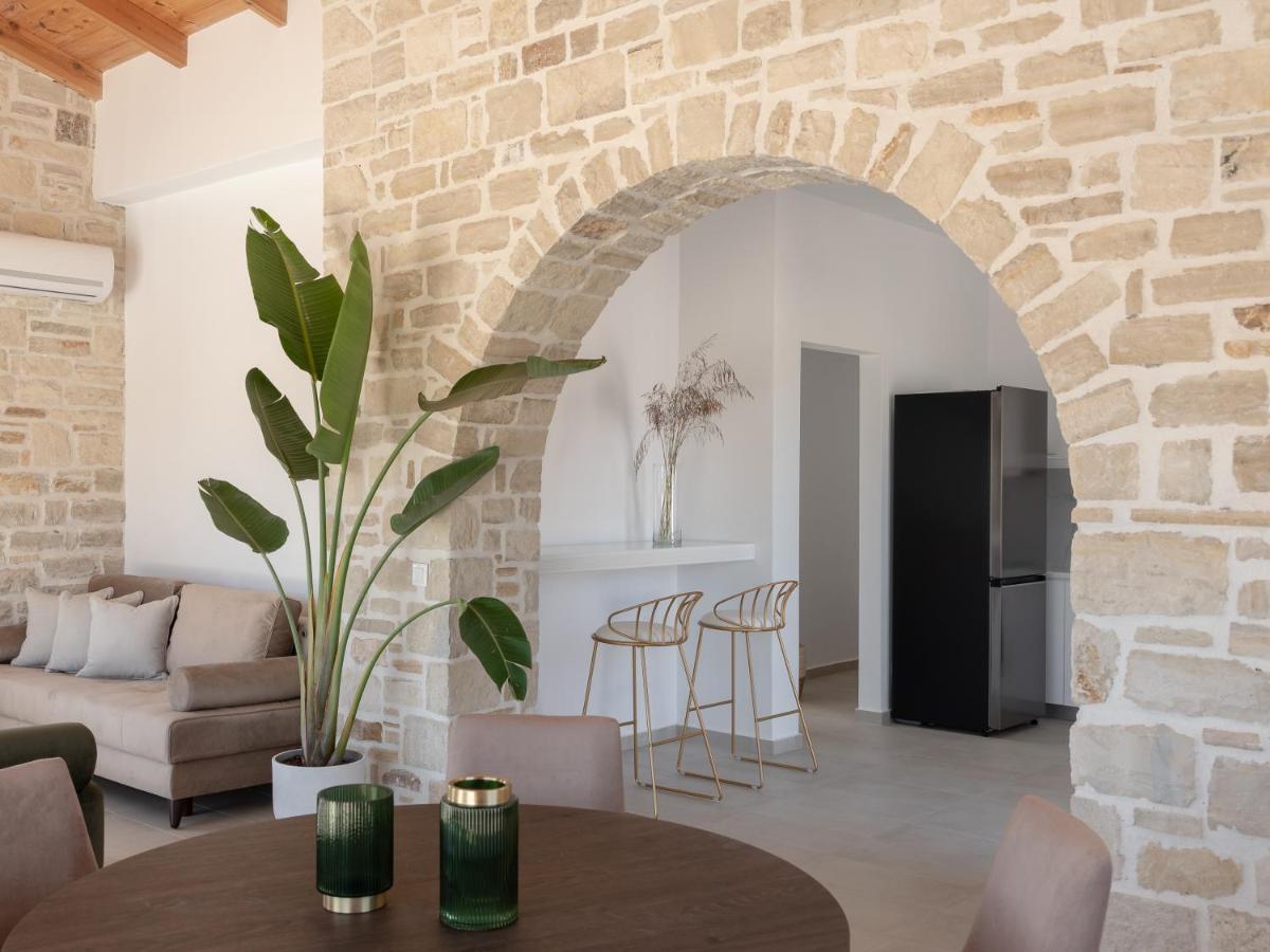 Evaero Villas I, Ii, Iii, IV - An Ever-So Inviting Escape, By Thinkvilla Sfáka Exteriör bild