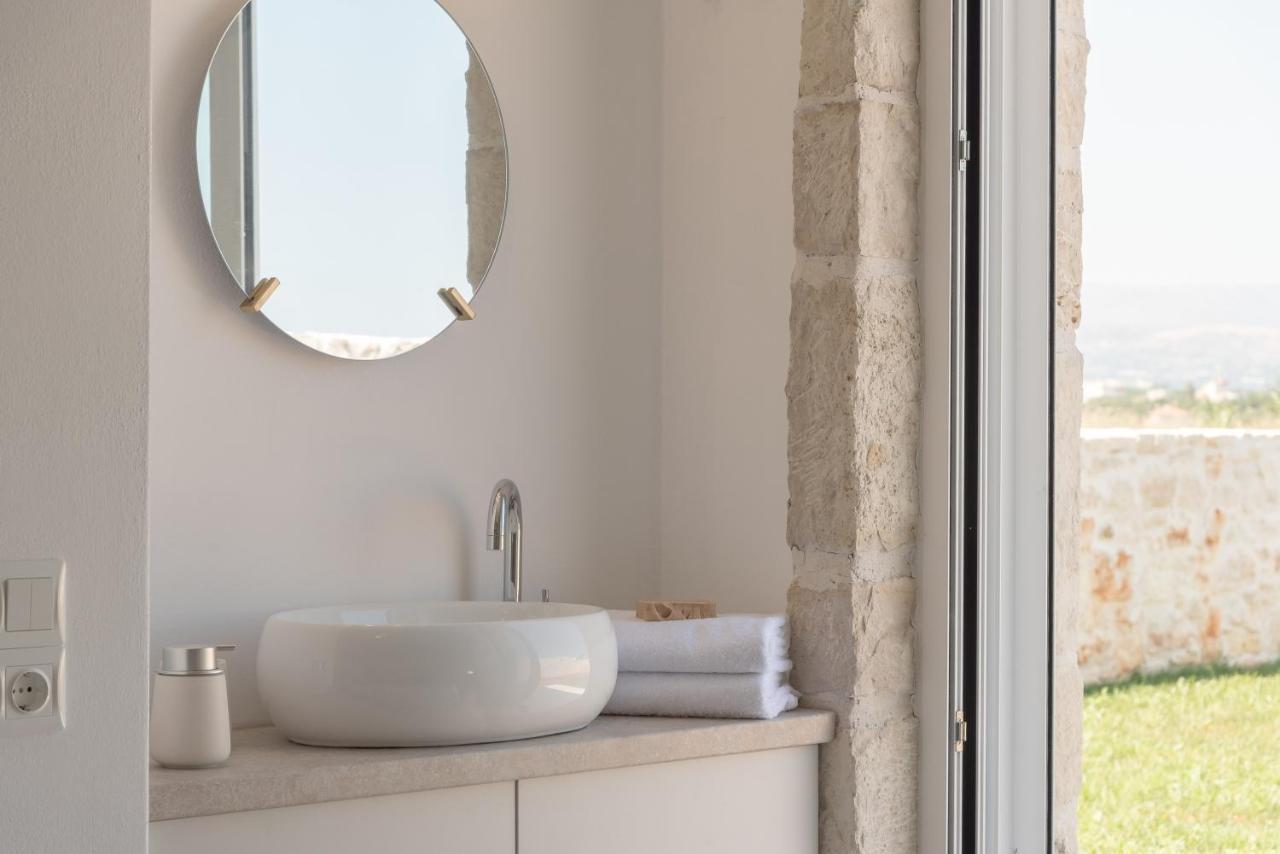 Evaero Villas I, Ii, Iii, IV - An Ever-So Inviting Escape, By Thinkvilla Sfáka Exteriör bild