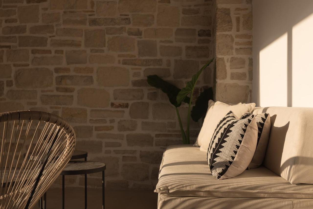 Evaero Villas I, Ii, Iii, IV - An Ever-So Inviting Escape, By Thinkvilla Sfáka Exteriör bild