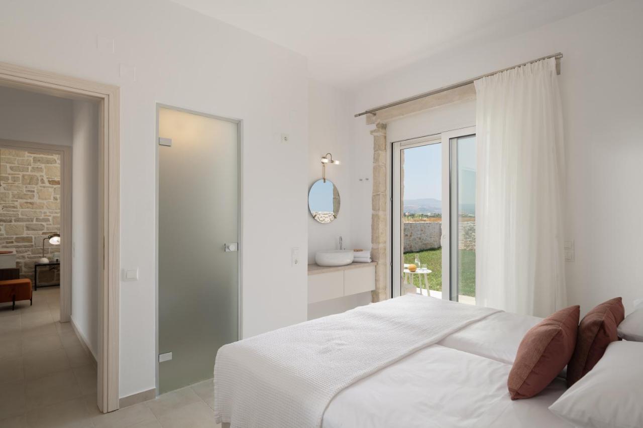 Evaero Villas I, Ii, Iii, IV - An Ever-So Inviting Escape, By Thinkvilla Sfáka Exteriör bild
