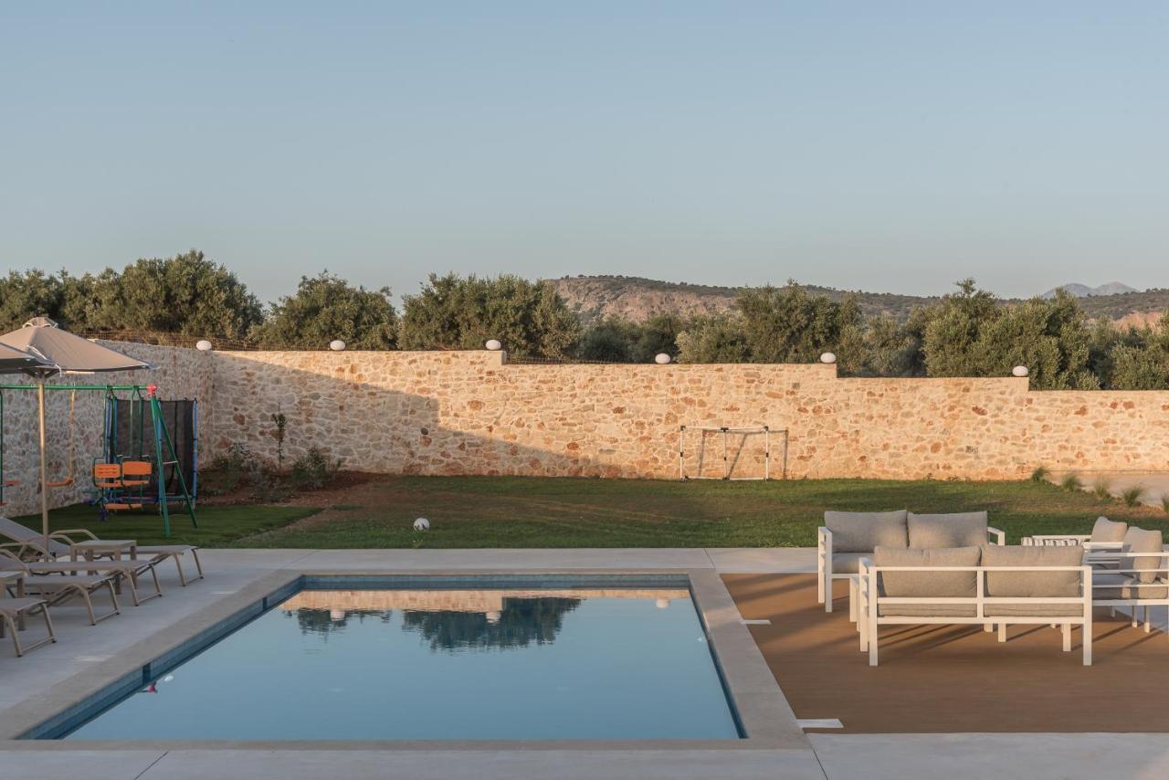 Evaero Villas I, Ii, Iii, IV - An Ever-So Inviting Escape, By Thinkvilla Sfáka Exteriör bild